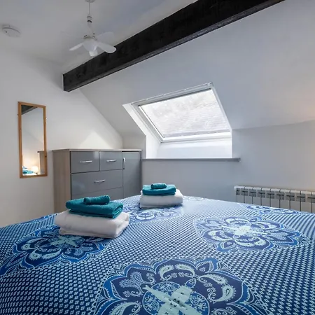 Old Stables Loft Semesterbostad